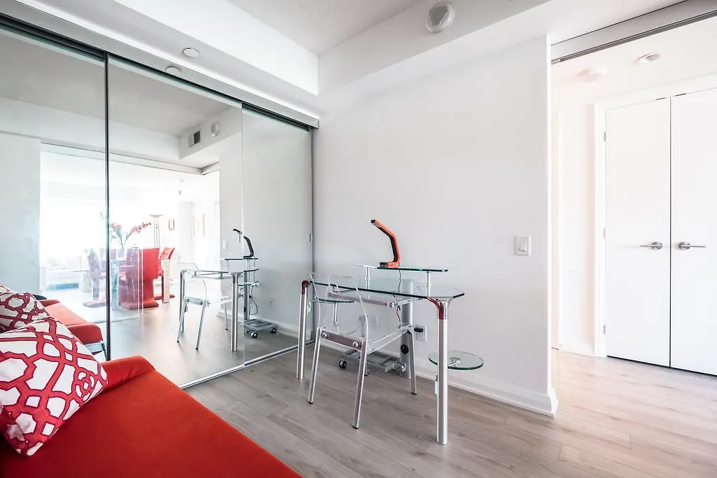 Quickstay - Luxury Executive In Yorkville Toronto Apartment