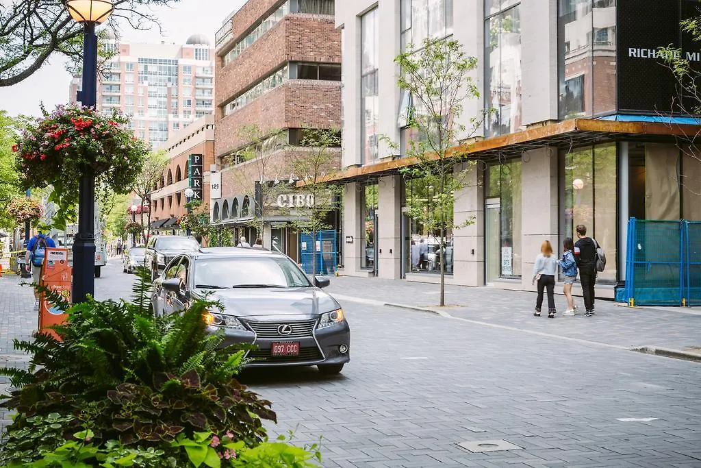 Quickstay - Luxury Executive In Yorkville Toronto Apartment
