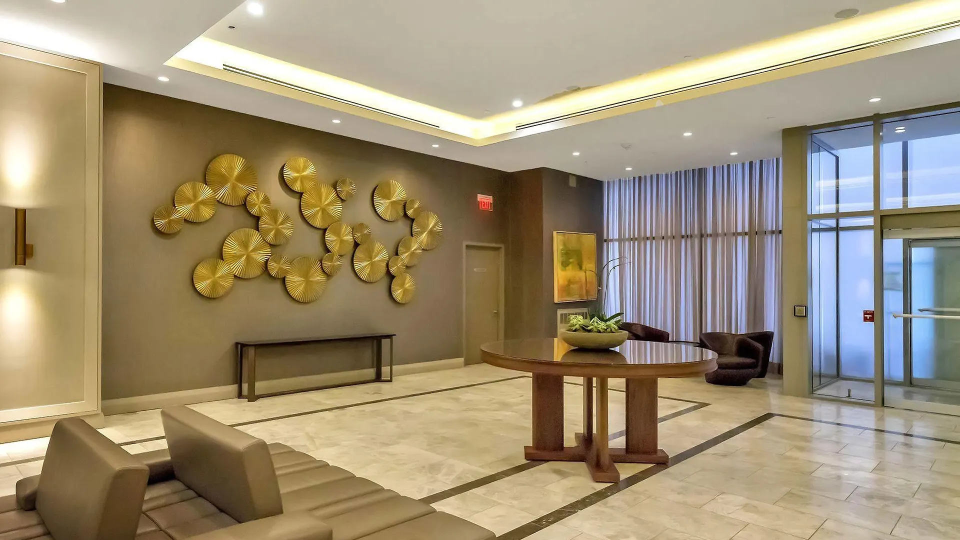 Quickstay - Luxury Executive In Yorkville Toronto Apartment